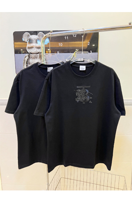 バーバリー TB 半袖Tシャツ スーパーコピー  BURBERRYプリント半袖Tシャツメンズファッション