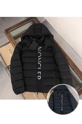 モンクレール ダウンジャケットアウター    MONCLER 軽量で暖かいショート丈ダウンジャケット 魅力的な軽やかさ