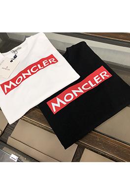 モンクレール  胸の文字がプリントされた半袖Tシャツ