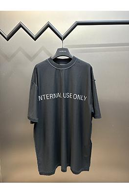 バレンシアガ  ないぶしようのみバックステッチプリント半袖Tシャツ