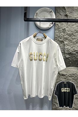グッチコピーダブルレイヤード風ロゴプリントTシャツ