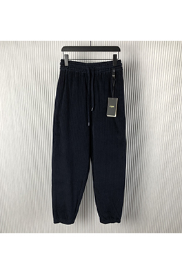 フェンディ刺繍入りブルースエード風ジップアップジャケット