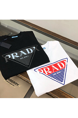 プラダスーパーコピー 新しいロゴプリントラウンドネック半袖Tシャツ