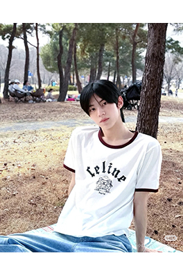 セリーヌ アルファベットロゴプリント半袖Tシャツ