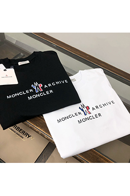 モンクレール ロゴ柄プリントラウンドネック半袖Tシャツ