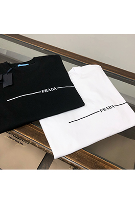 プラダ 胸のプリントロゴ半袖Tシャツ