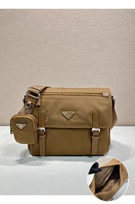 プラダ 新しい Re-Nylon リサイクルナイロンメッセンジャーバッグ