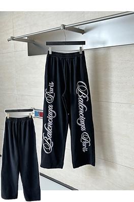 バレンシアガスーパーコピー BALENCIAGA 3B FOOTBALL BAGGY ドライフリースレターロゴ刺繍り伸縮ウエストストレートレッグスウェットパンツ