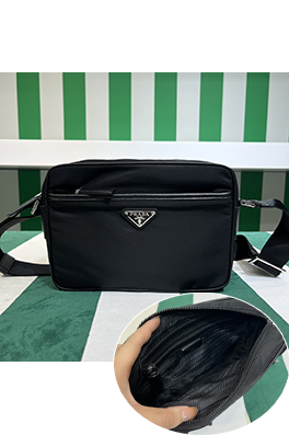 プラダスーパーコピー 塩をテーマにしたカレッジスタイルのナイロンバッグ
