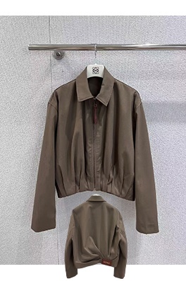 ロエベスーパーコピー 新モデルりベルト付きジャケット