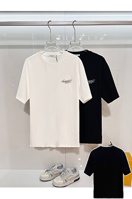 ジバンシィコピー GIVENCHY クラシックな小ロゴプリントの半袖Tシャツ