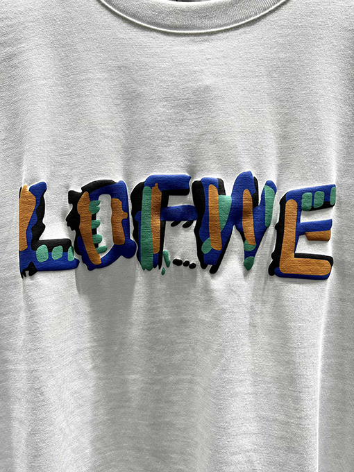 ロエベ  発泡プリント 配色グラフィティ風ロゴ 半袖Tシャツ 