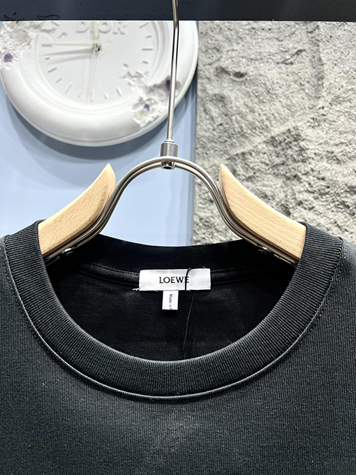 ロエベ  発泡プリント 配色グラフィティ風ロゴ 半袖Tシャツ 
