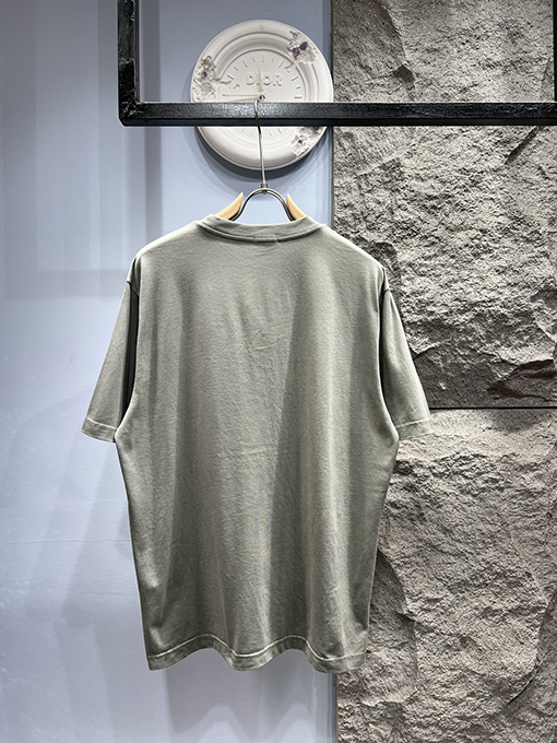 ロエベコピー  フェルトロゴ パッチ付き 半袖Tシャツ 