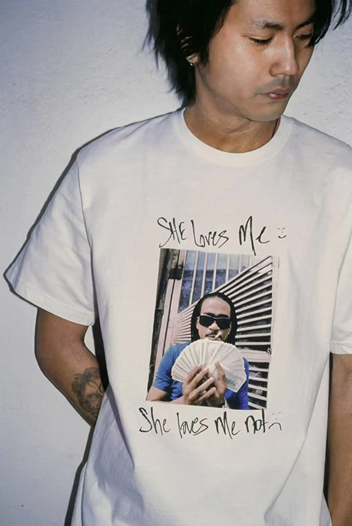 シュプリームコピー SUPREME SS25 MAX B TEE人物プリント半袖Tシャツ