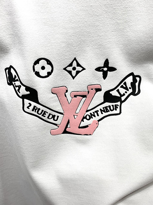 ルイヴィトンロゴプリントTシャツ