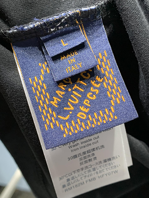 ルイヴィトンロゴプリントTシャツ