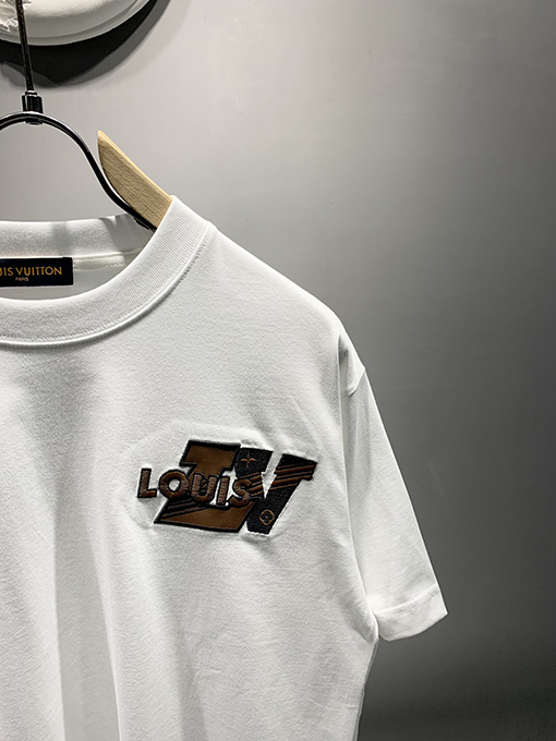 ルイヴィトン新しいロゴの刺繍Tシャツ