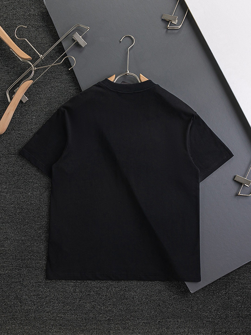 プラダ胸に空いた文字トーテム刺繍半袖Tシャツ