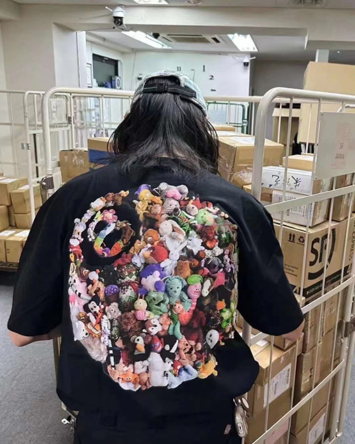 ステューシー ドールロゴ8号ボールプリント半袖Tシャツ