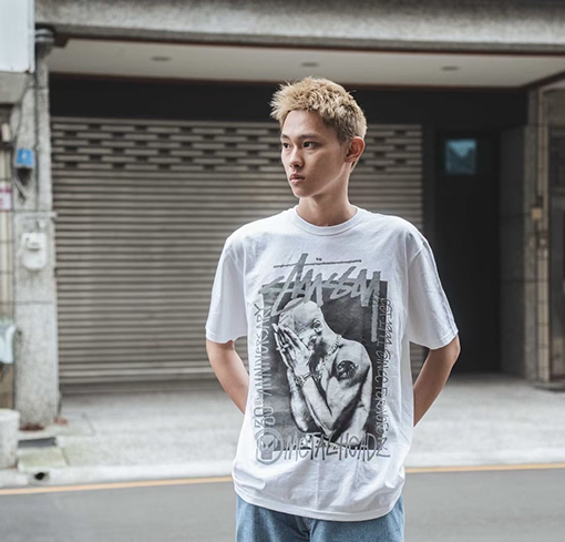 ステューシー3M反射ブラックバンドキャラクターTシャツ