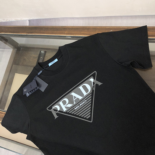 プラダスーパーコピー 新しいロゴプリントラウンドネック半袖Tシャツ