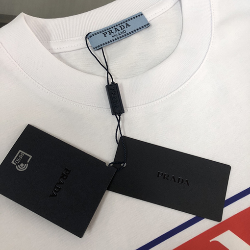 プラダスーパーコピー 新しいロゴプリントラウンドネック半袖Tシャツ