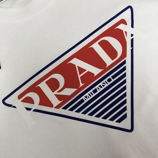 プラダスーパーコピー 新しいロゴプリントラウンドネック半袖Tシャツ