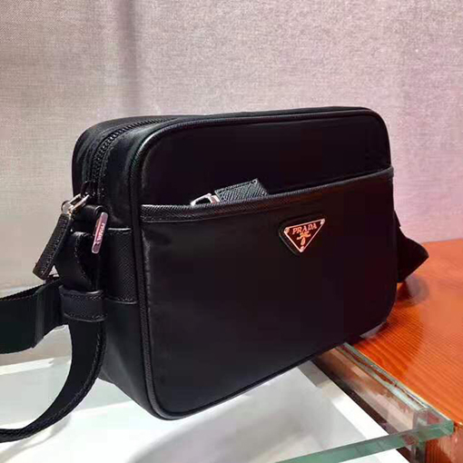 プラダスーパーコピーナイロンショルダーバッグ