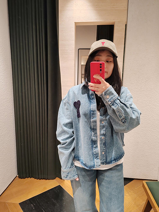 アミスーパーコピー 新しいレトロな青い愛の短いデニムジャケットシャツ