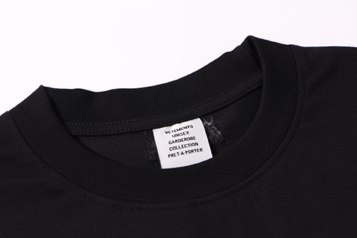 ヴェトモン 発泡プリントロゴ文字半袖Tシャツ