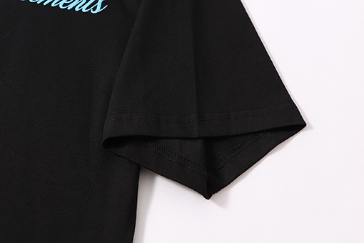 ヴェトモン 発泡プリントロゴ文字半袖Tシャツ