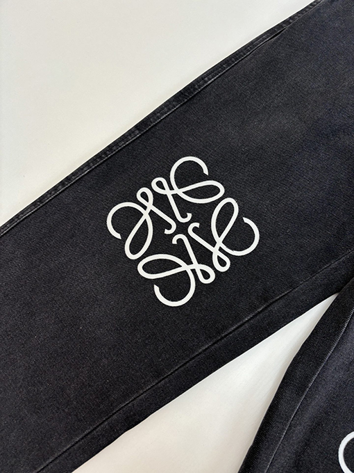 ロエベ 新しいAnagram刺繍デニムパンツ