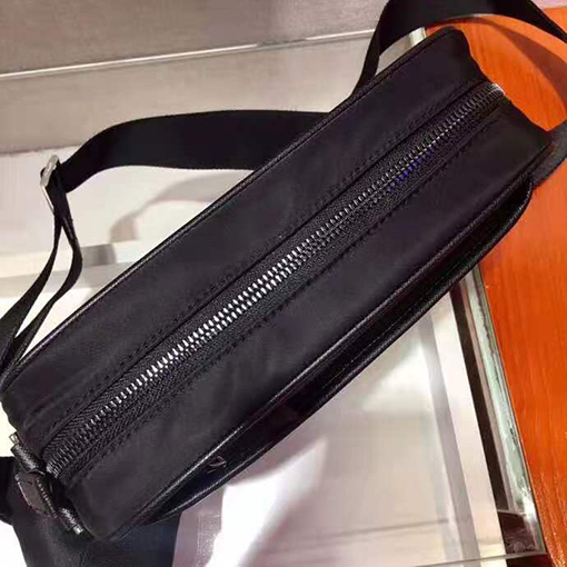 プラダクラシックな新しいナイロンショルダーバッグ