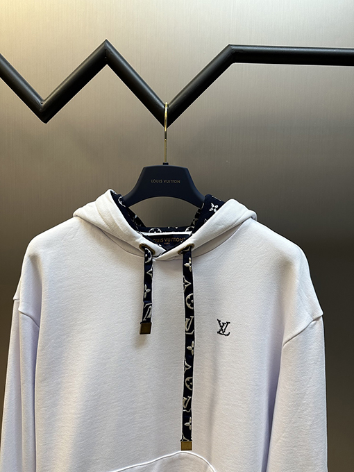 ルイヴィトンコピー  Lv ロゴポケット長袖パーカー