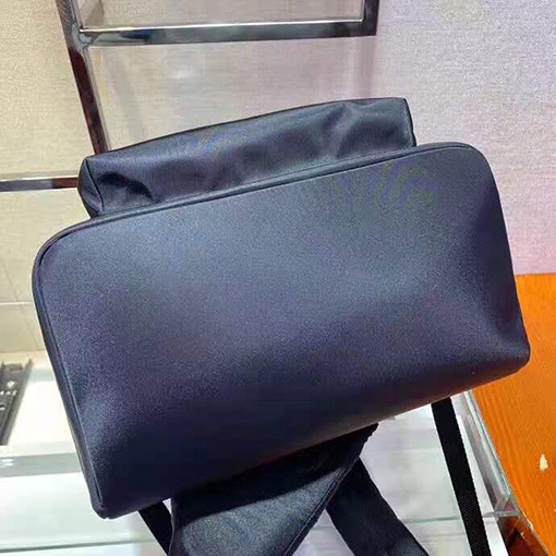 プラダ 新しいクラシックバックパック