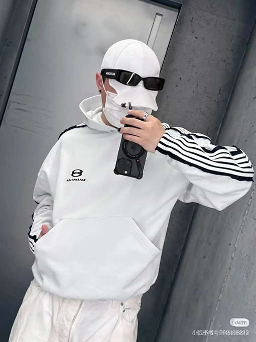 バレンシアガ Balenciaga ショルダーバーパーカー