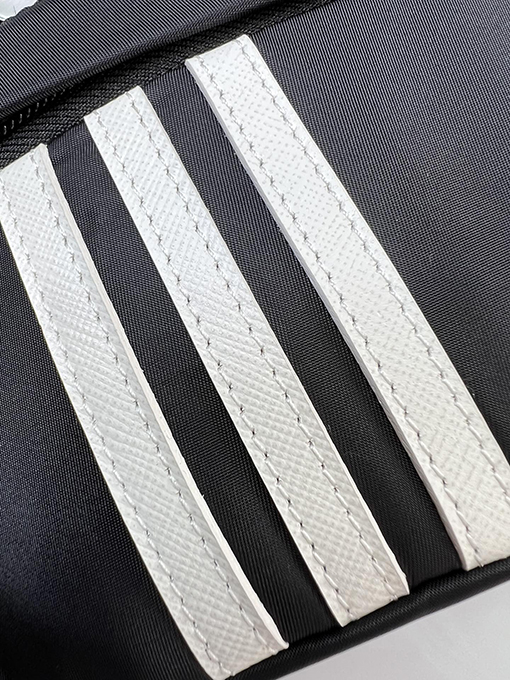 Prad X Adidas クローバーパターンと三角マークのコラボレーションウエストバッグ