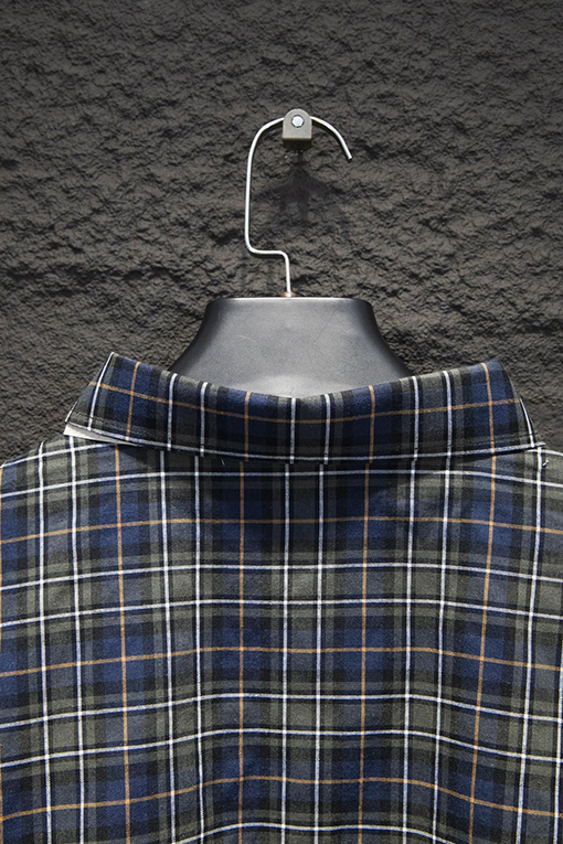 バレンシアガ Balenciaga 新しいロゴの長袖シャツ