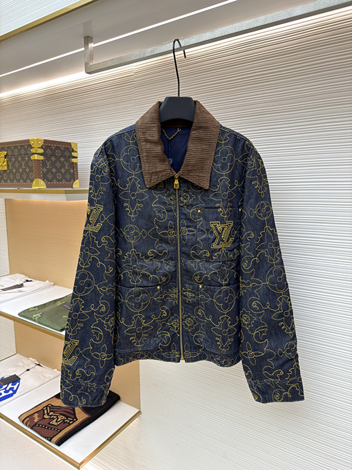 ルイヴィトン 新作のブラック＆ゴールドライン刺繍ラペルデニムジャケット