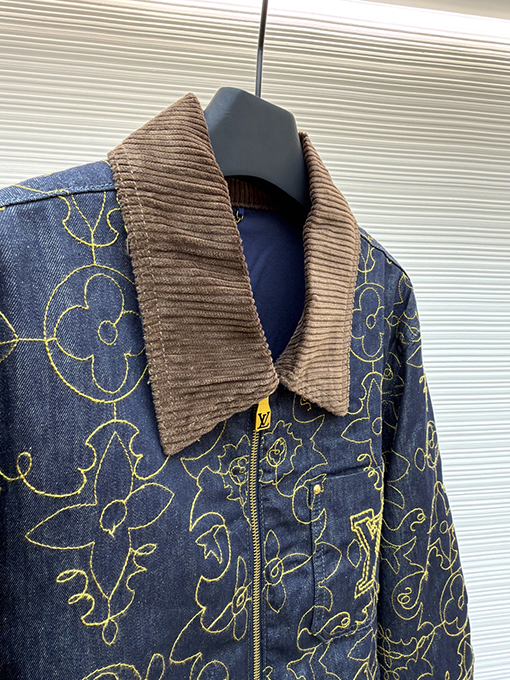 ルイヴィトン 新作のブラック＆ゴールドライン刺繍ラペルデニムジャケット