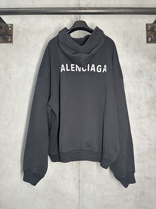 バレンシアガスーパーコピー Balenciaga ドロップショルダー刺繍パーカー
