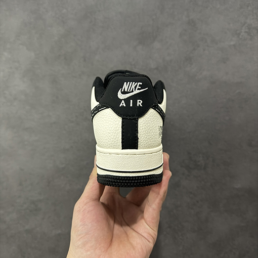 バレンシアガ Nike Air Force 1'07 Low X Balenc1aga コラボレーションスタイルスニーカー