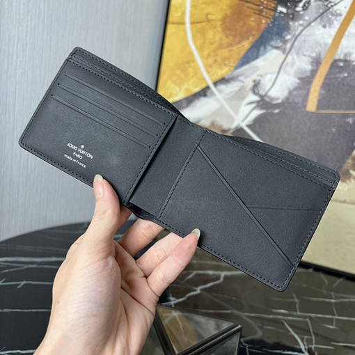 ルイヴィトン ブラックフルレザースーツウォレットシリーズ MULTIPLE ウォレット M84689