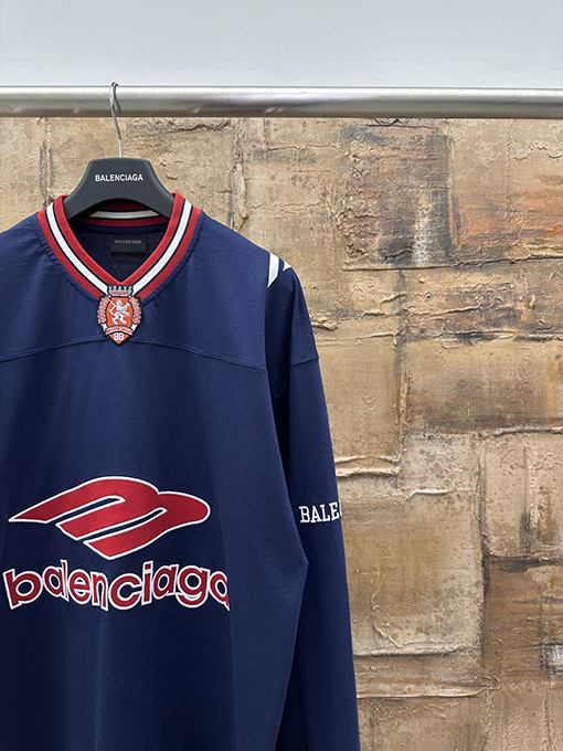 バレンシアガ Balenc1aga アメリカンフットボールの長袖シャツ