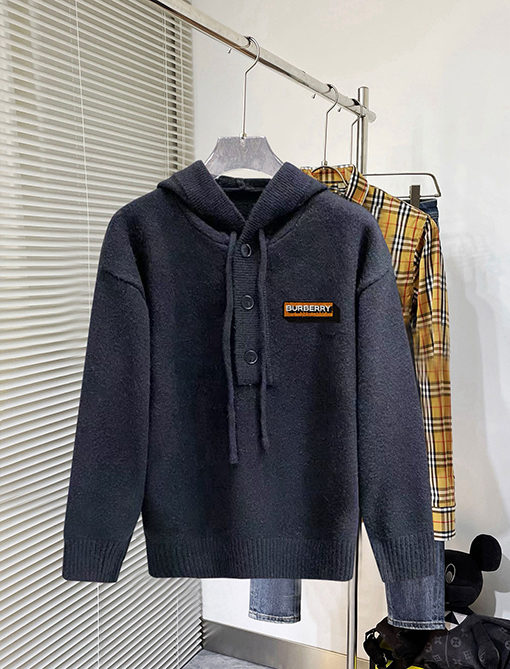 バーバリー BURBERRY 新モデルレターロゴフード付きセーター