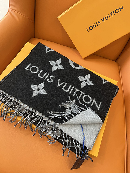 ルイヴィトン LV ESSENTIAL クラシックウールのスカーフ