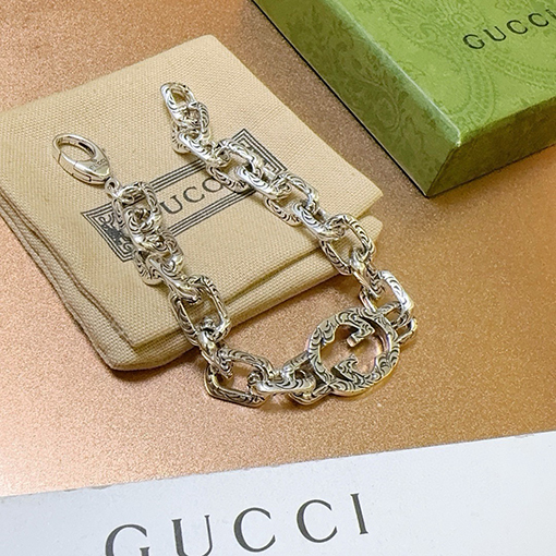 グッチ 新しいクラシックブレスレット