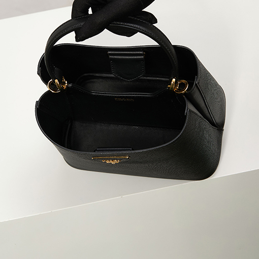プラダ Saffiano 最新の人気レディースバケットバッグ