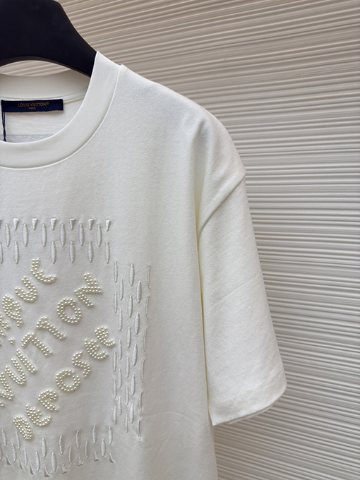 ルイヴィトン 刺繍ビーズロゴ半袖Tシャツ